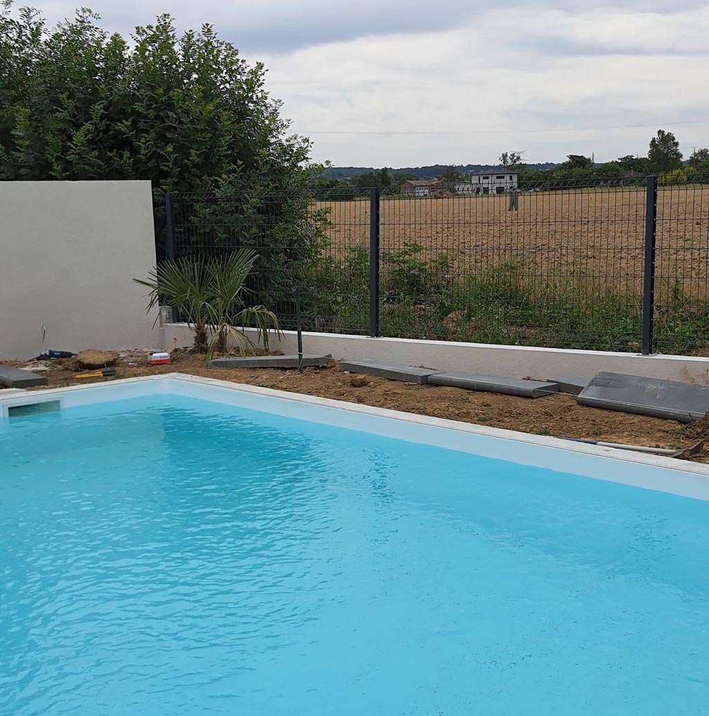 Clôture Piscine sur Muret en Panneaux Rigide Ral 7016(Gris)